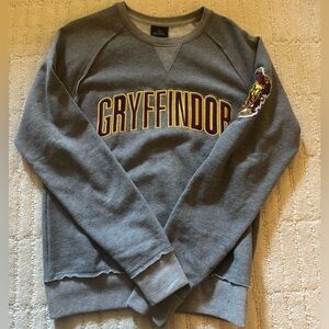 Warner Bros. Gryffindor Gray Crewneck Sweater